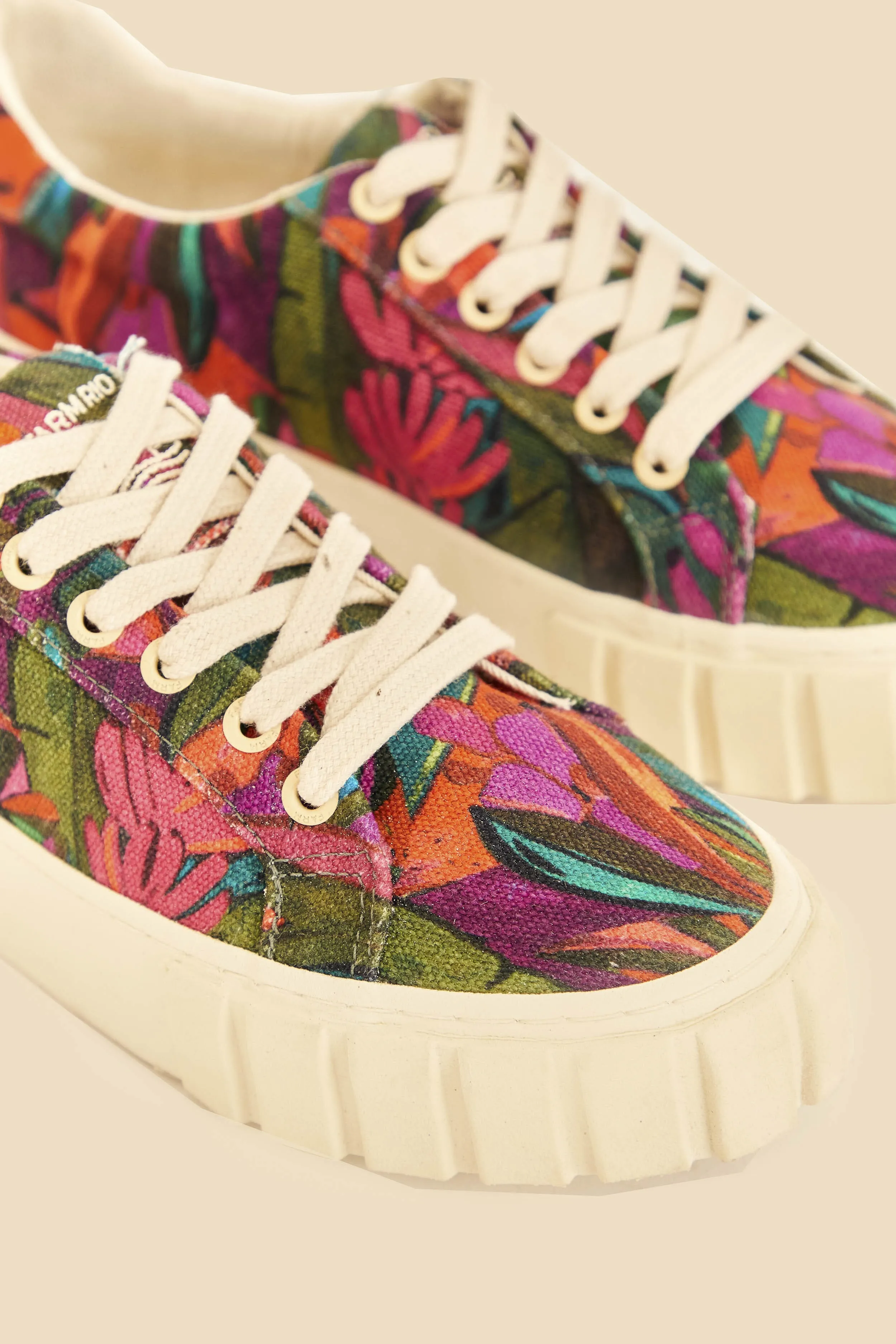Banana Leaves Flatform Sneaker