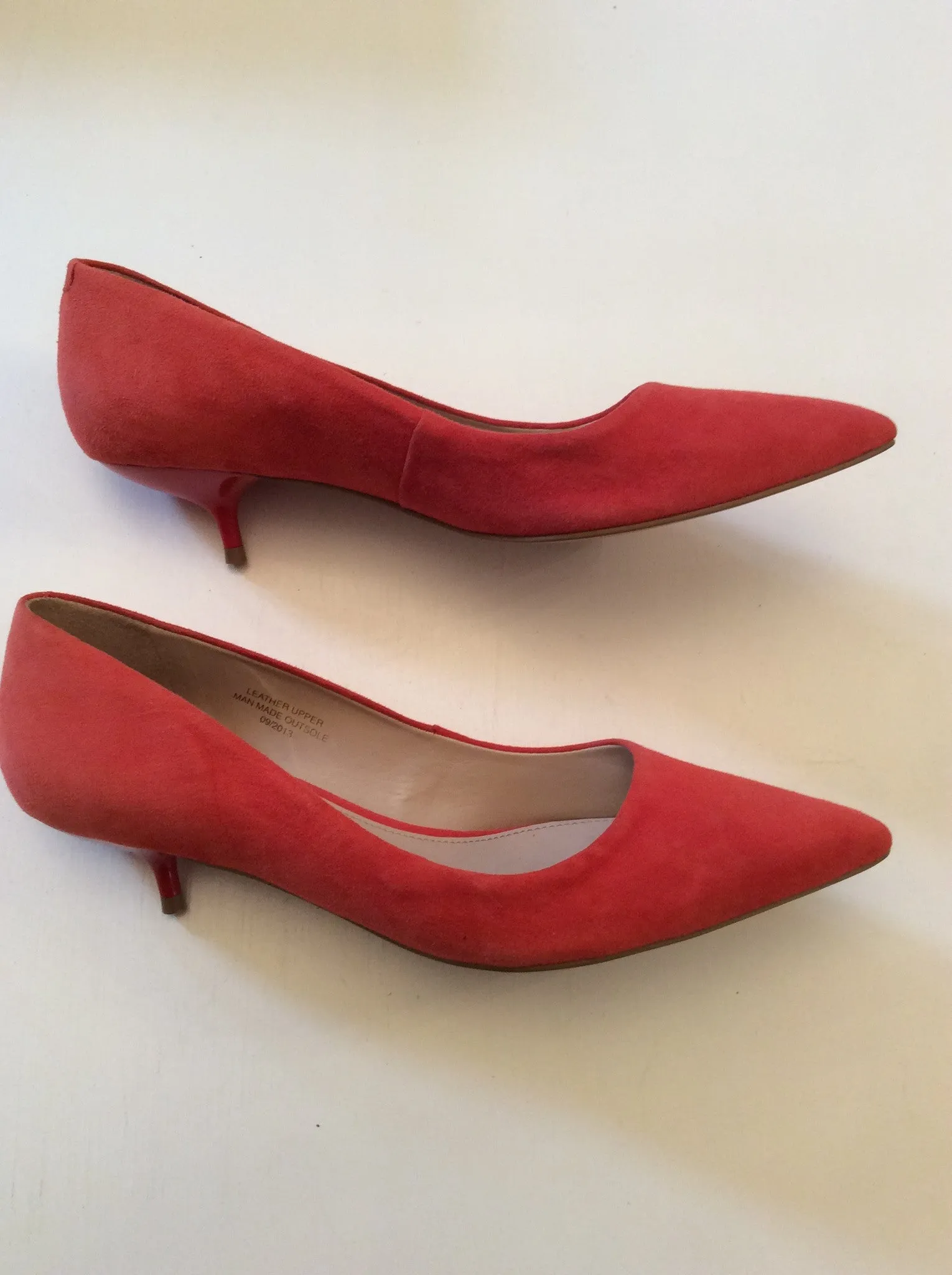 Brand New Carvela Coral Suede Kitten Heels Size 7/40