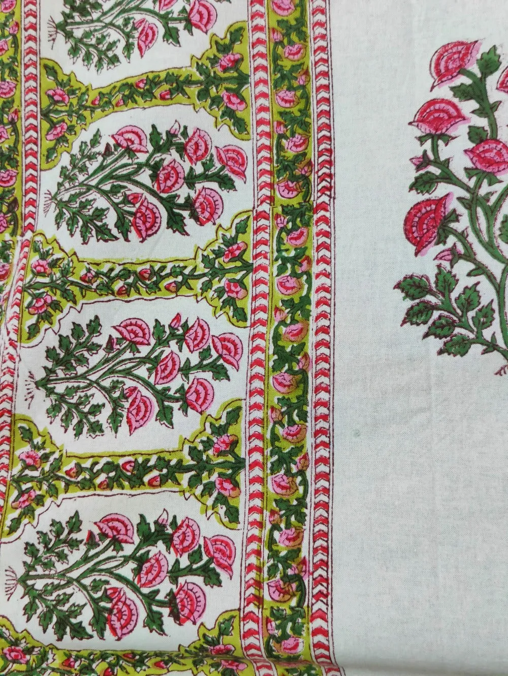 ROSE BUNCHES COTTON BEDSHEET