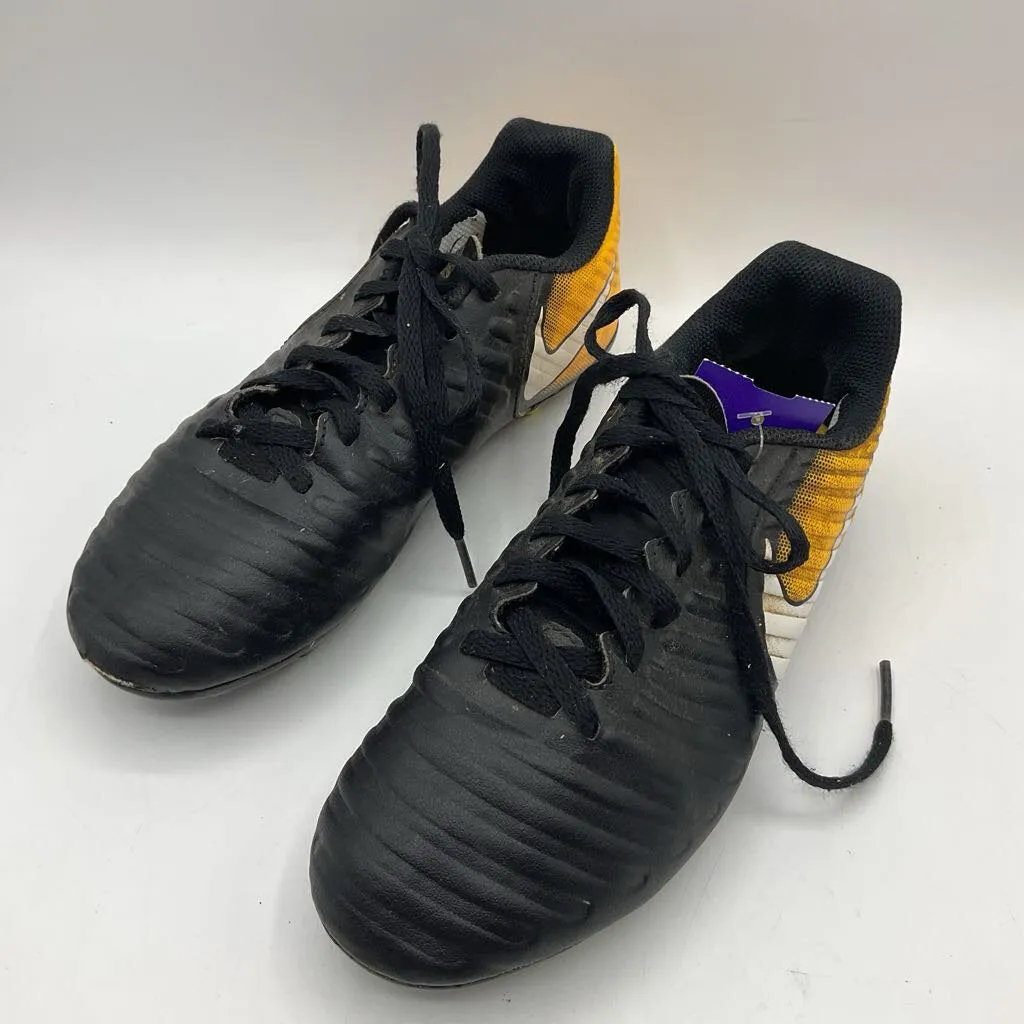 Size 3Y: Under Armor Pink/Black Lace-Up Baseball Cleats